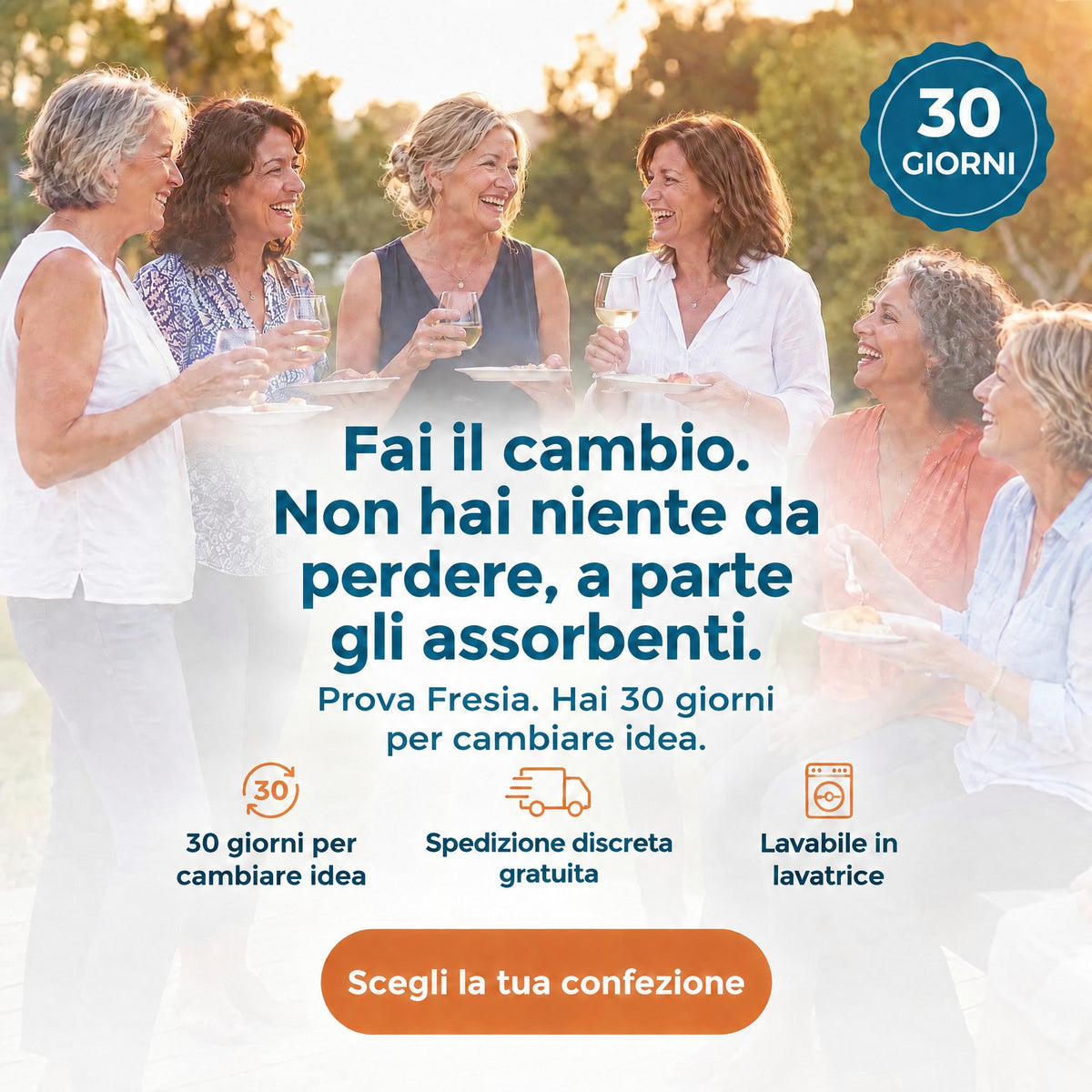 Amiche sulla sessantina che ridono all'aperto al tramonto: prova Fresia, 30 giorni per cambiare idea